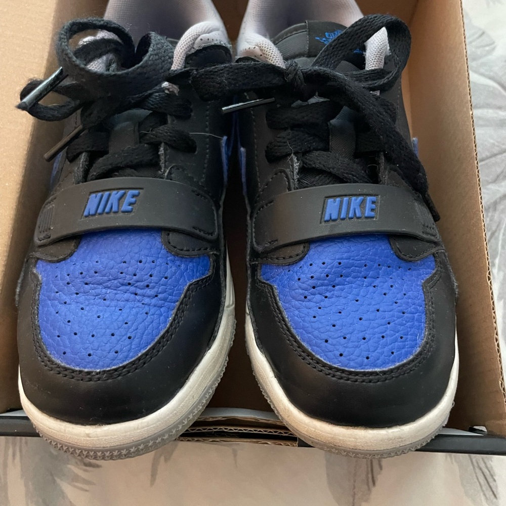 Boys Jordan Legacy 312 Low Sneakers size 1.5